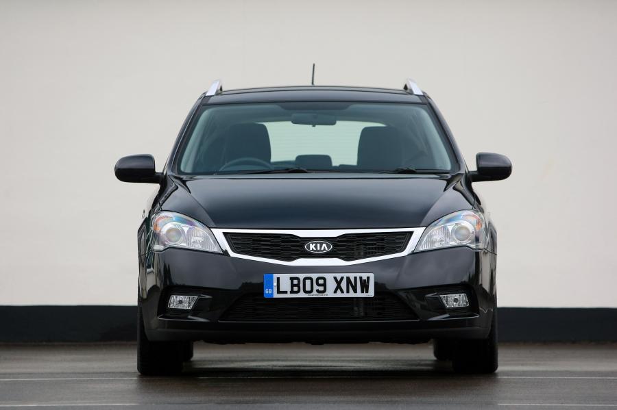  Kia cee&rsquo;d SW 2009 года  (фото 42 из 61)